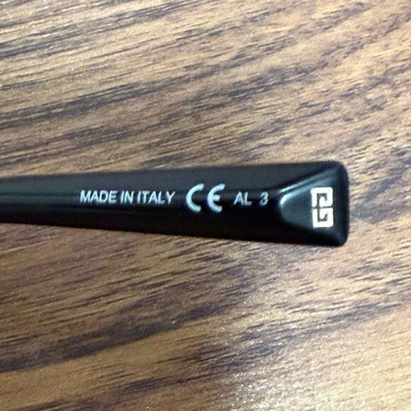 NWT Givenchy Black Oversized Cat Eye Sunglasses with Gradient Lens. - Picture 7 of 8